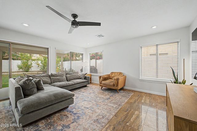 1810 E TREMAINE Avenue, Gilbert, AZ 85234