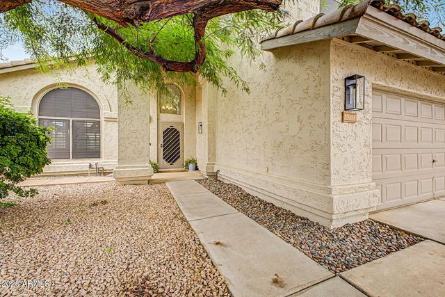 1810 E TREMAINE Avenue, Gilbert, AZ 85234