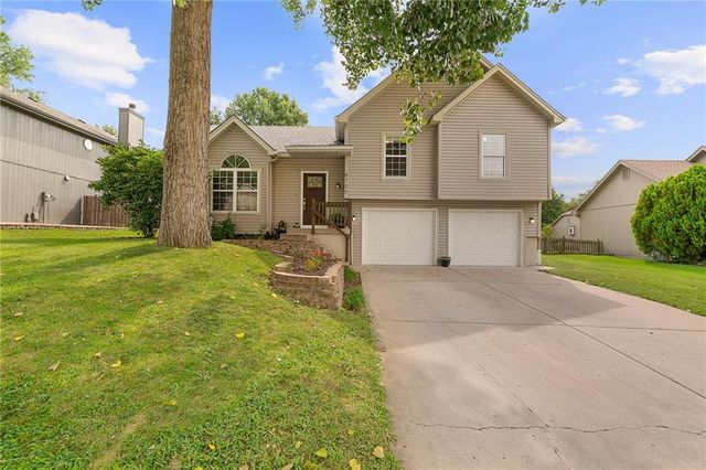 8705 N Carson Avenue, Kansas City, MO 64153