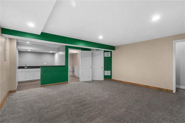 8705 N Carson Avenue, Kansas City, MO 64153