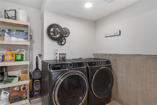 8705 N Carson Avenue, Kansas City, MO 64153
