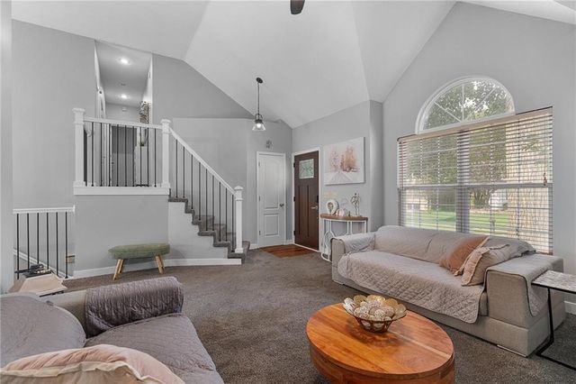 8705 N Carson Avenue, Kansas City, MO 64153