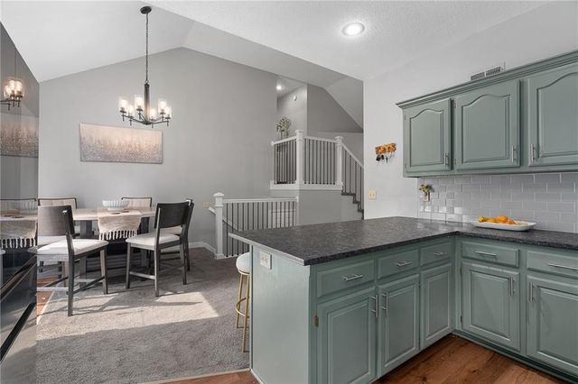 8705 N Carson Avenue, Kansas City, MO 64153