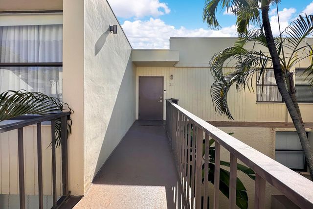 20200 W Country Club Dr PH24, Aventura, FL 33180