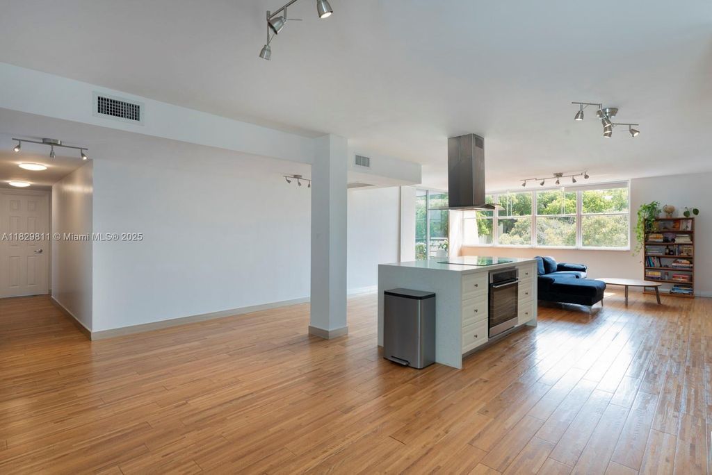 20200 W Country Club Dr PH24, Aventura, FL 33180