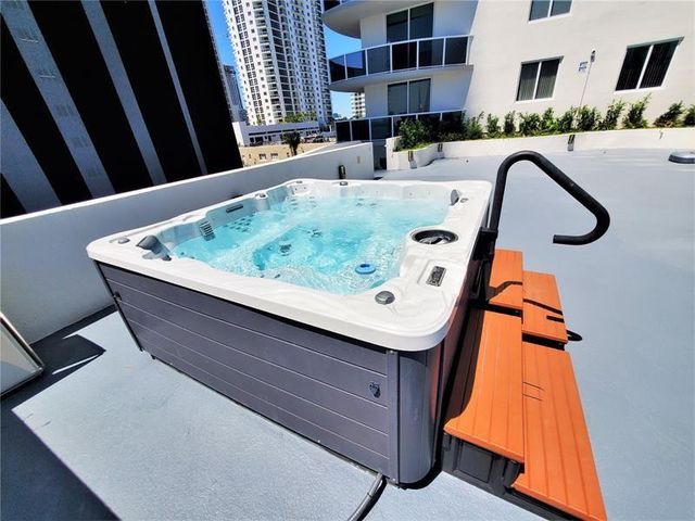 601 NE 23 Street 904, Miami, FL 33137