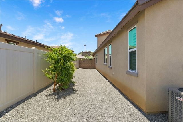 32042 Hyacinth Way, Temecula, CA 92591