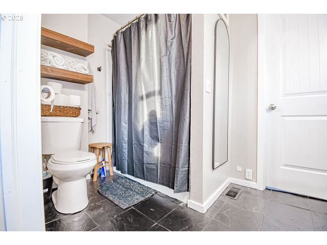 138 Se SHAFFORD St, Estacada, OR 97023