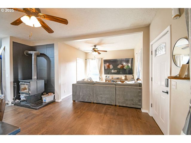 138 Se SHAFFORD St, Estacada, OR 97023