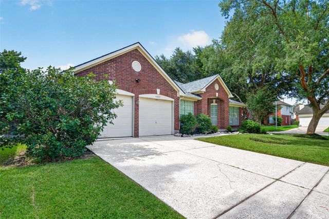 4802 Widerop Lane, Friendswood, TX 77546