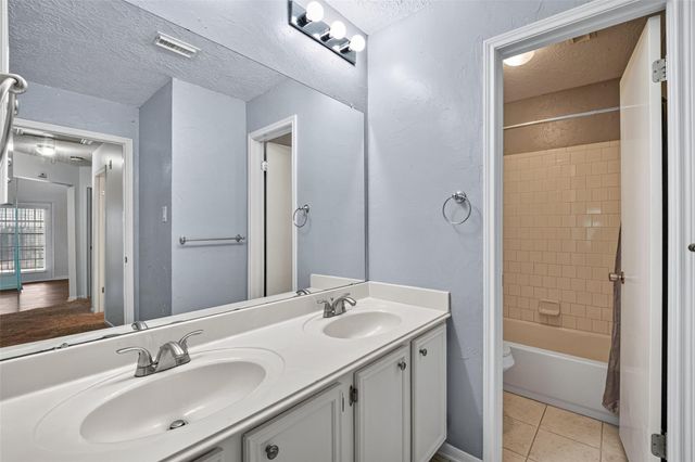 4802 Widerop Lane, Friendswood, TX 77546