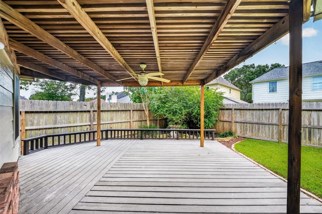 4802 Widerop Lane, Friendswood, TX 77546