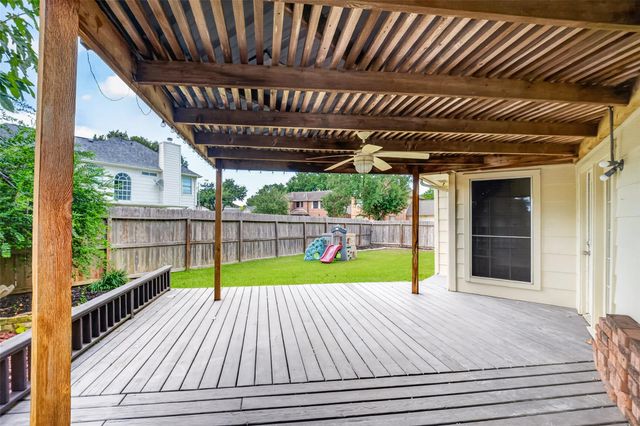 4802 Widerop Lane, Friendswood, TX 77546