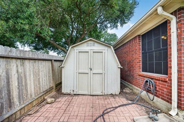 4802 Widerop Lane, Friendswood, TX 77546