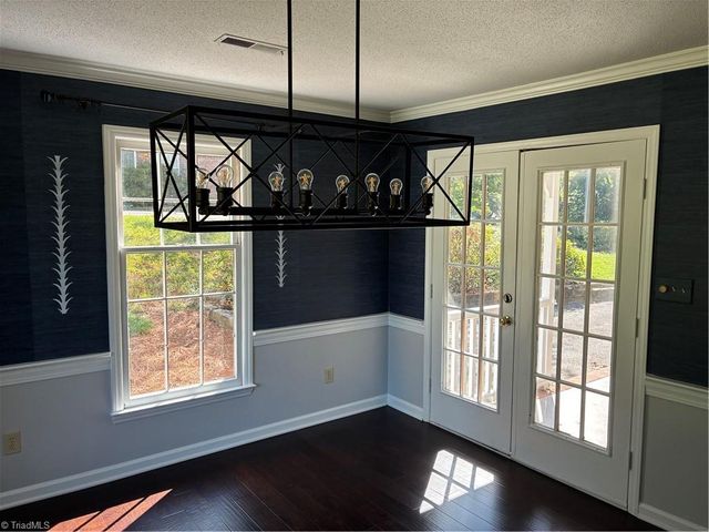 930 Foxhall Drive, Winston-salem, NC 27106