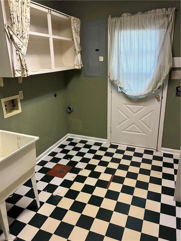 930 Foxhall Drive, Winston-salem, NC 27106