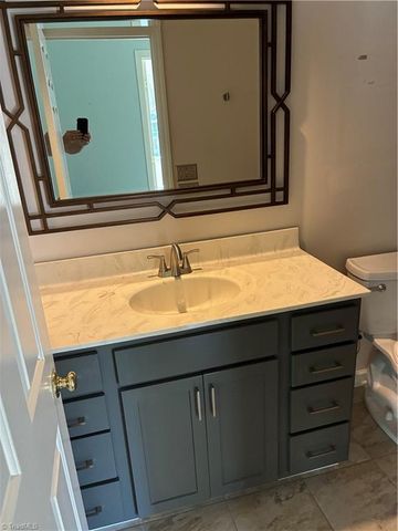 930 Foxhall Drive, Winston-salem, NC 27106