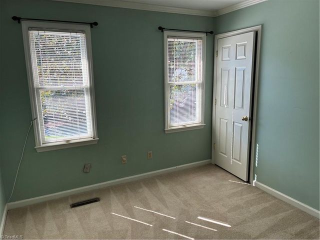 930 Foxhall Drive, Winston-salem, NC 27106