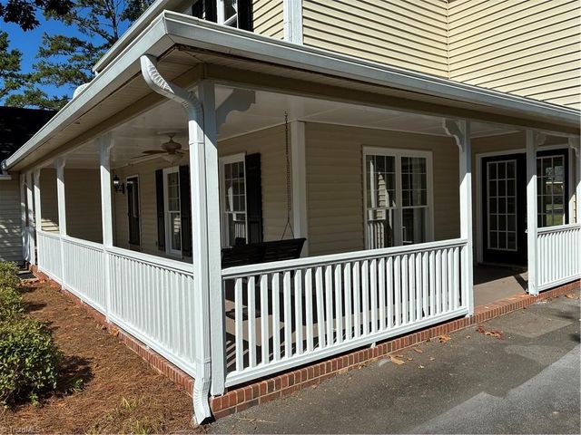 930 Foxhall Drive, Winston-salem, NC 27106