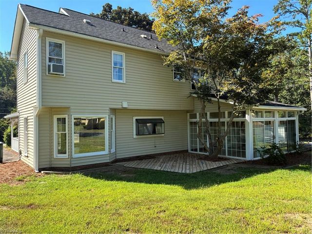 930 Foxhall Drive, Winston-salem, NC 27106