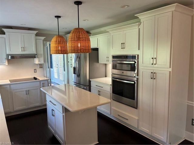930 Foxhall Drive, Winston-salem, NC 27106