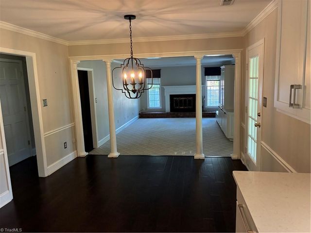 930 Foxhall Drive, Winston-salem, NC 27106