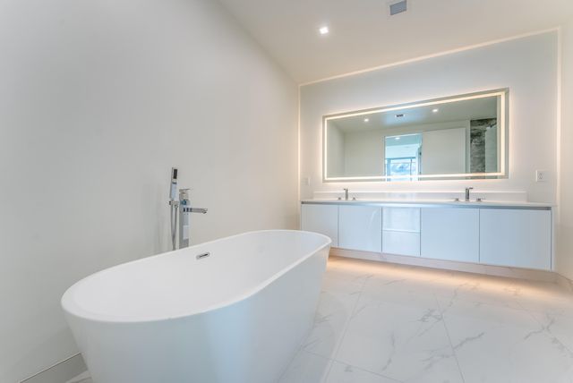 220 Lake Shore Drive 1011, Lake Park, FL 33403
