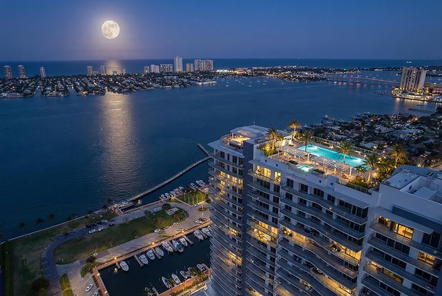 220 Lake Shore Drive 1011, Lake Park, FL 33403