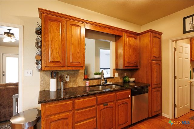 6 S Bobcat Court, Belton, TX 76513