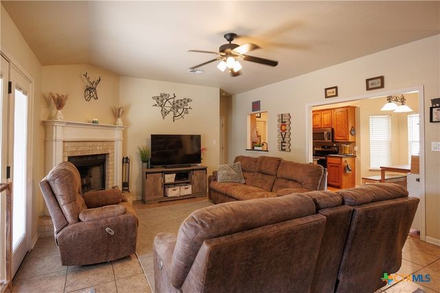 6 S Bobcat Court, Belton, TX 76513