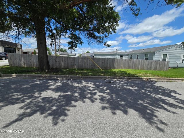 2830 Virginia Avenue, Joplin, MO 64804
