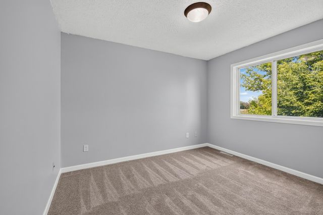 4388 Blakewood Drive, Shakopee, MN 55379