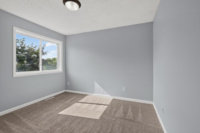 4388 Blakewood Drive, Shakopee, MN 55379