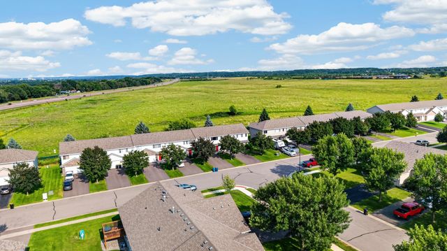 4388 Blakewood Drive, Shakopee, MN 55379