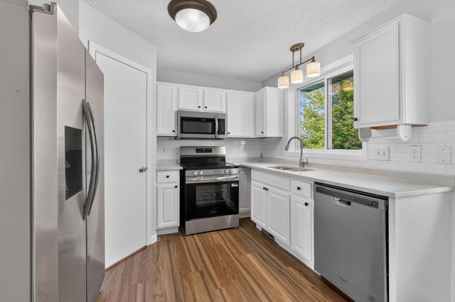 4388 Blakewood Drive, Shakopee, MN 55379