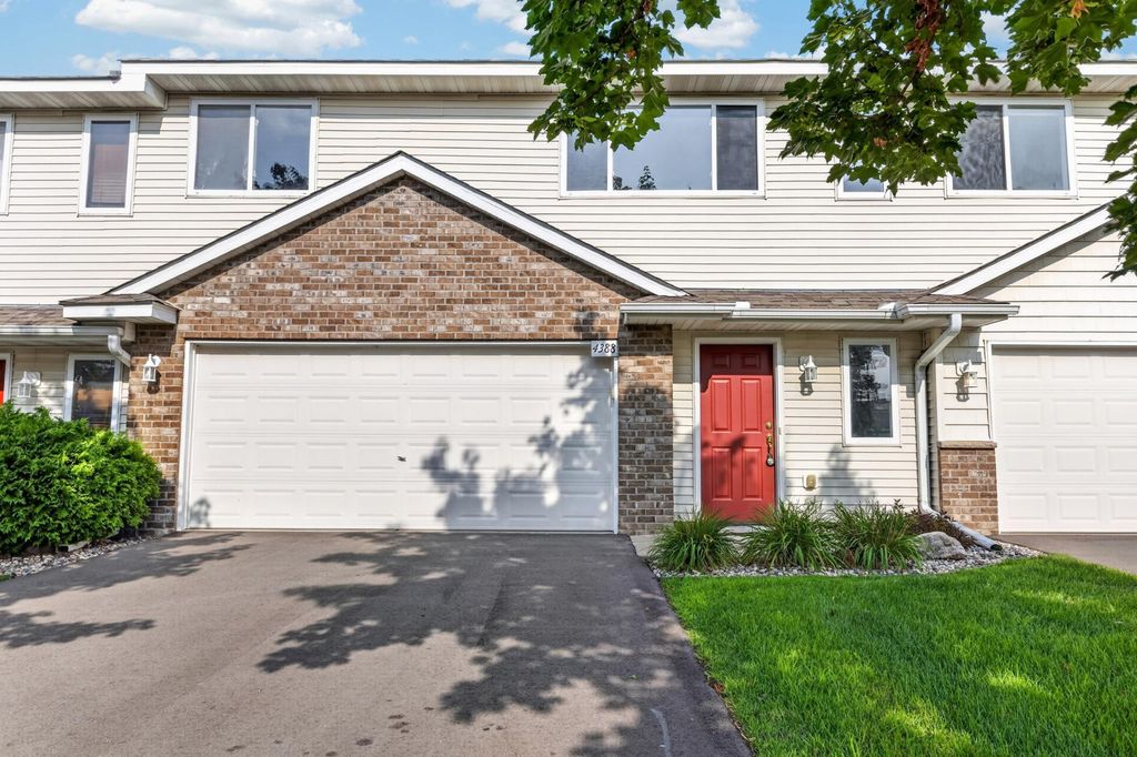 4388 Blakewood Drive, Shakopee, MN 55379