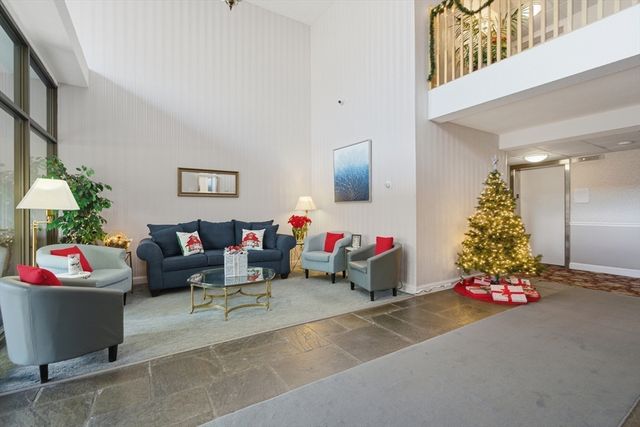 2 Summit 68, Reading, MA 01867