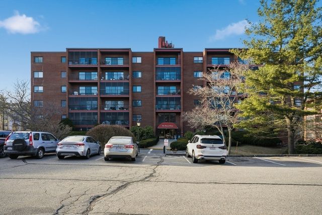 2 Summit 68, Reading, MA 01867