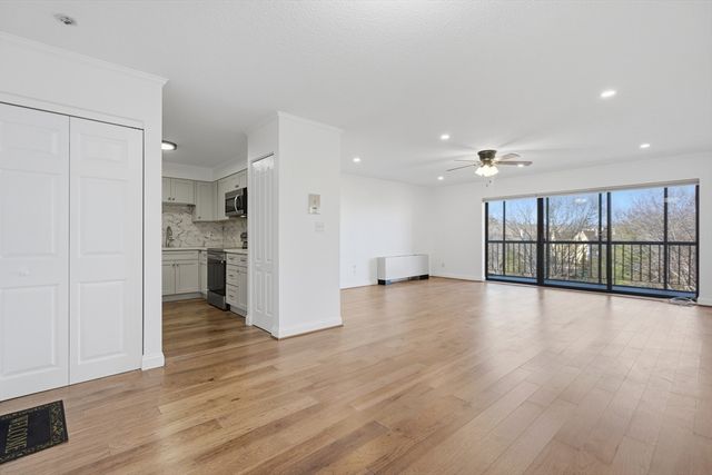 2 Summit 68, Reading, MA 01867