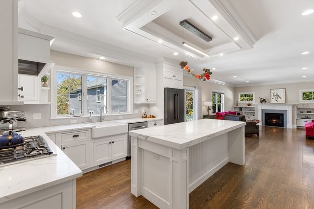 24 Pine Knoll Rd, Lexington, MA 02420
