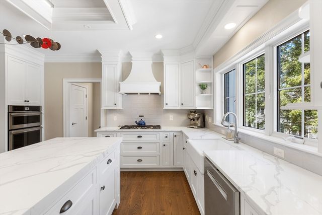 24 Pine Knoll Rd, Lexington, MA 02420