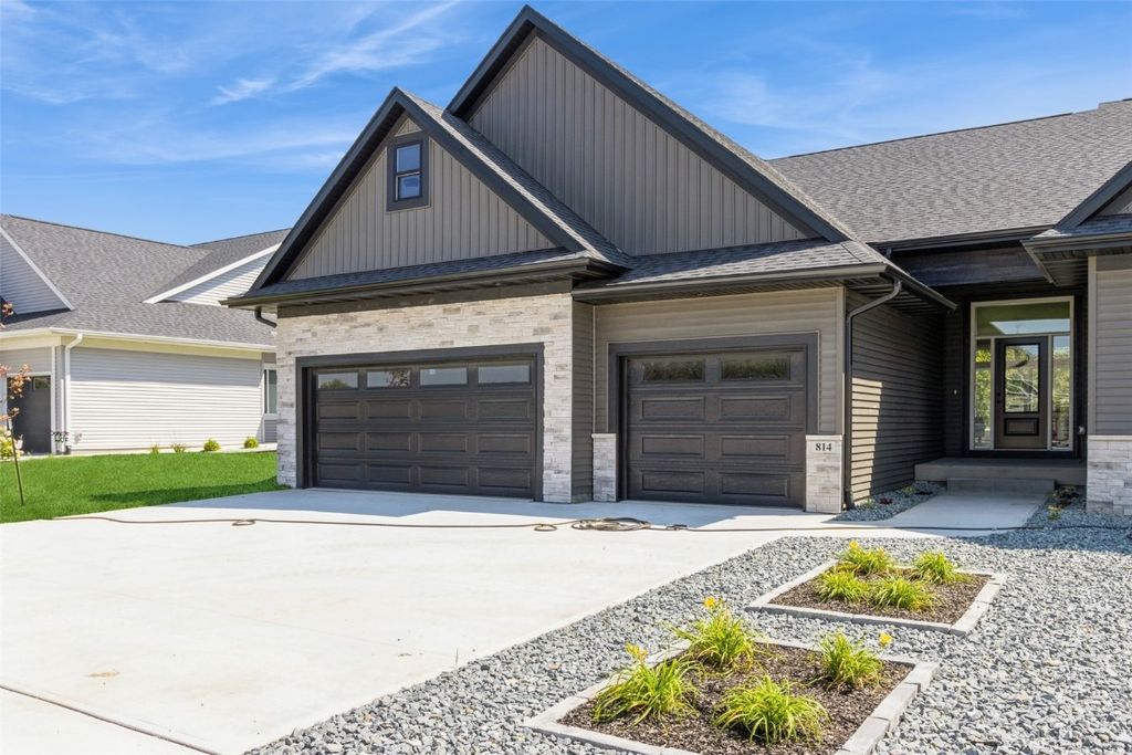 1026 Highland Trail, Solon, IA 52333