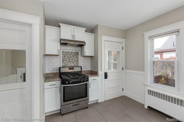 22816 Ridgeway Street, St. Clair Shores, MI 48080