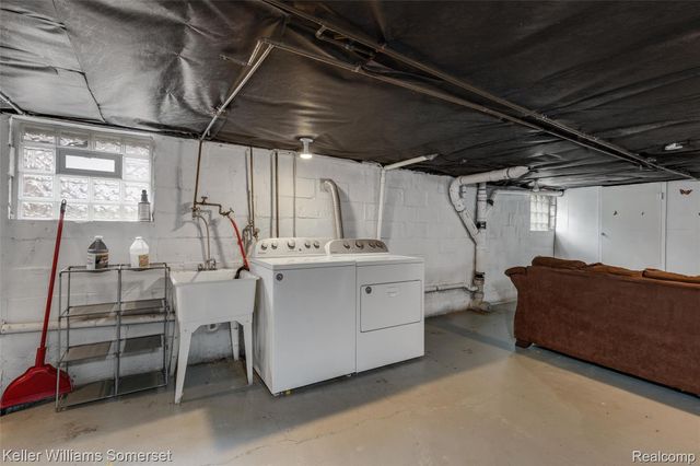 22816 Ridgeway Street, St. Clair Shores, MI 48080