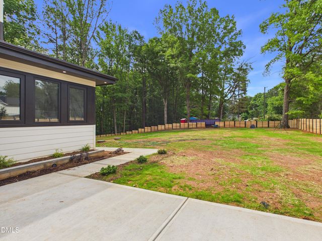 6925 Buckhorn Duncan Road, Holly Springs, NC 27540