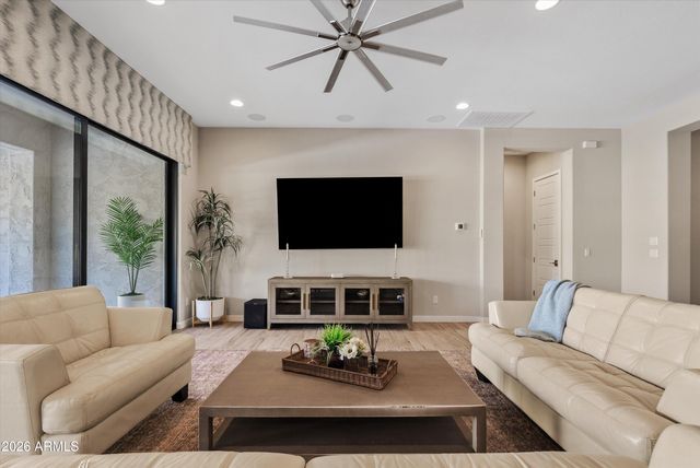 8142 E JAEGER Street, Mesa, AZ 85207