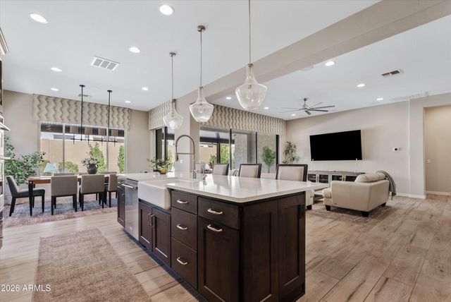 8142 E JAEGER Street, Mesa, AZ 85207