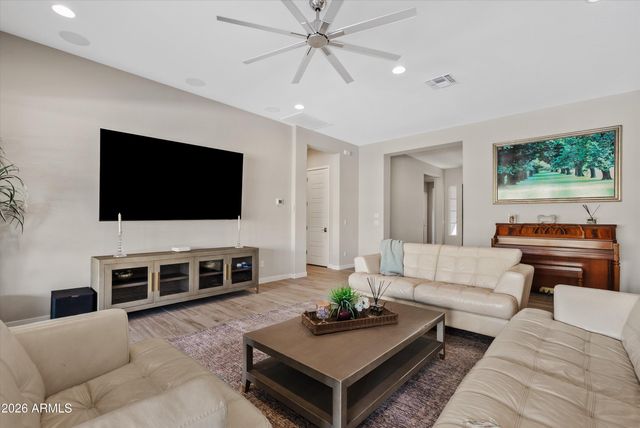 8142 E JAEGER Street, Mesa, AZ 85207