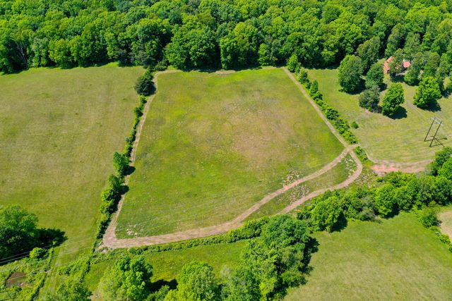 6330 W Laurel Road, London, KY 40741