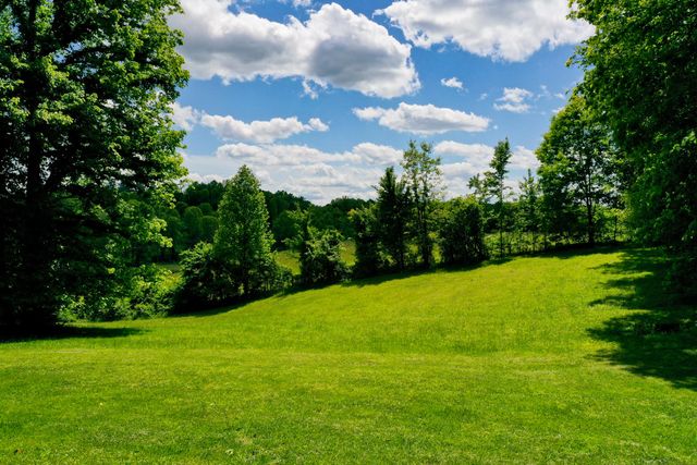 6330 W Laurel Road, London, KY 40741